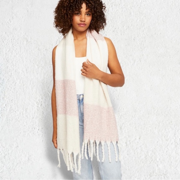 NWT Gentle Fawn Huntington Cozy Scarf - Picture 1 of 4